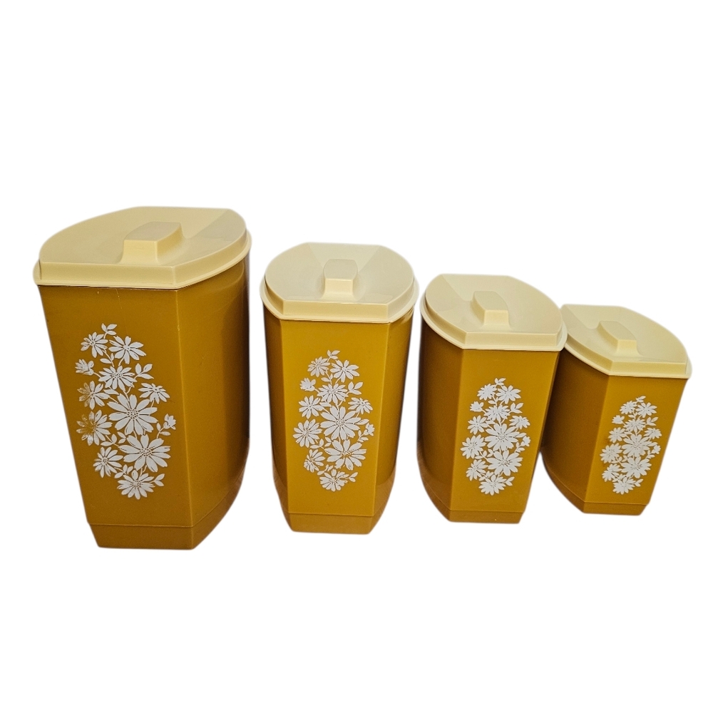 VTG Mid Century Lustro Ware Harvest Gold White Daisies Plastic Nesting Canisters